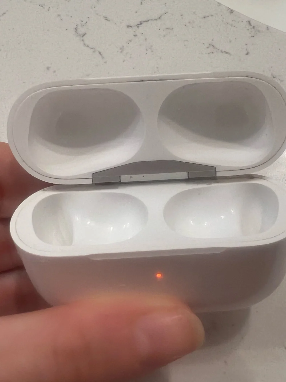 Apple White Wireless Earbuds Charging Case